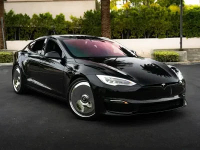 Berline tesla éléctrique tout confort !